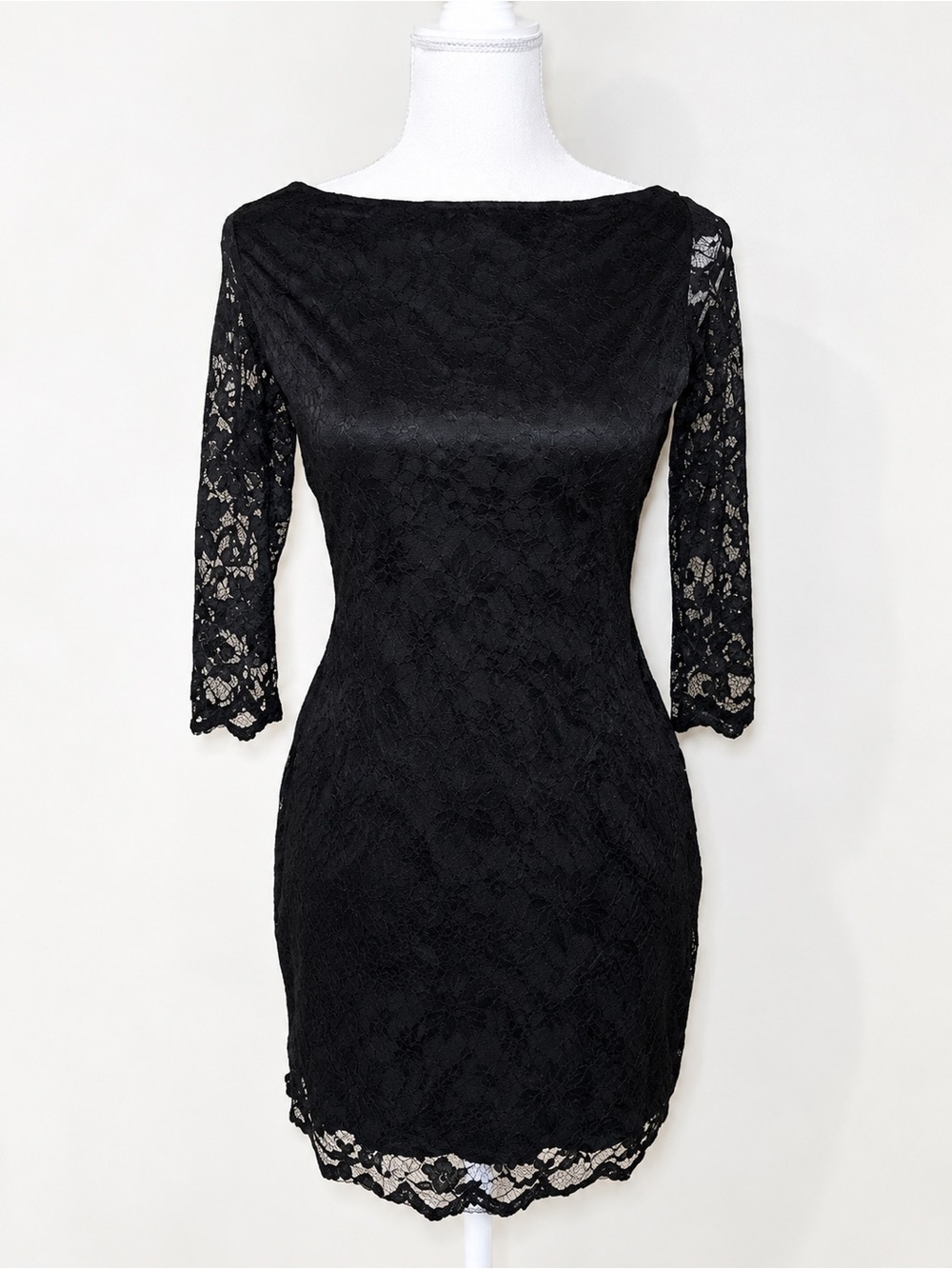 LITTLE BLACK LACE DRESS - Picture 9 of 10